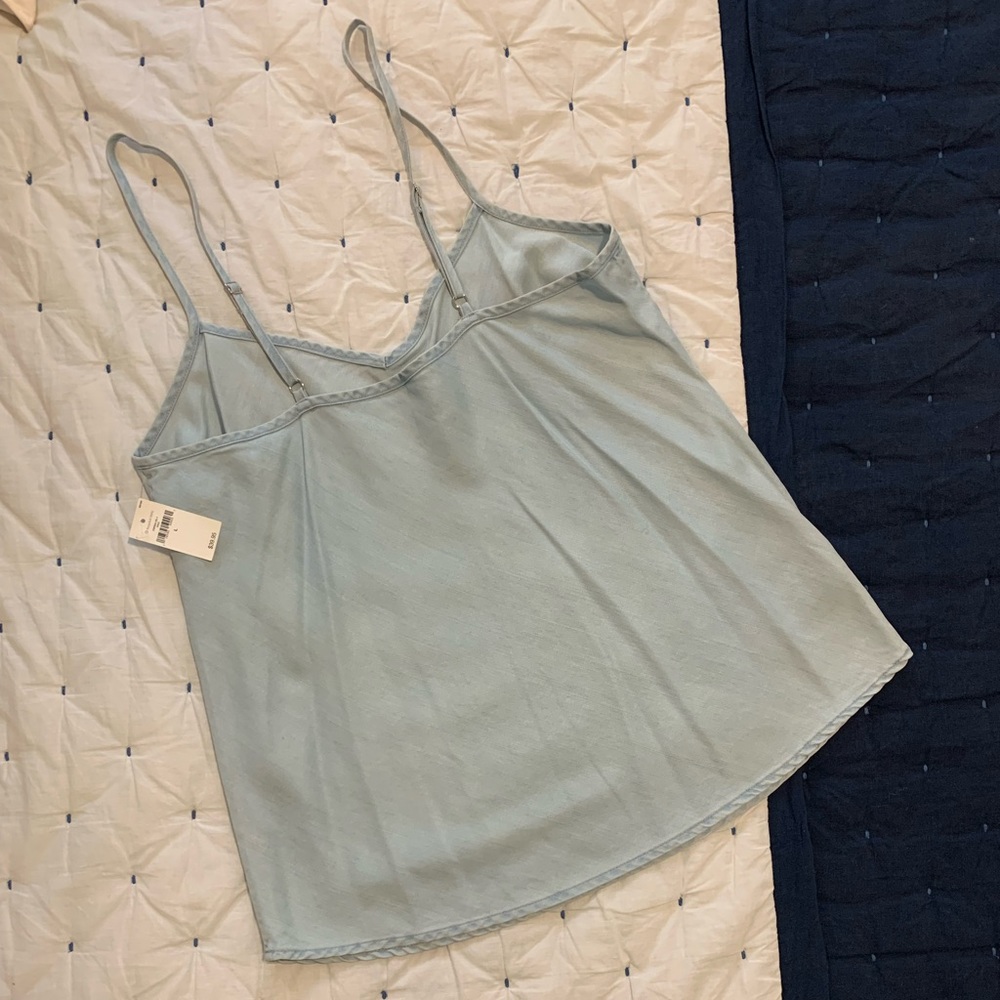 NWT GAP Chambray Tank Top - Picture 2 of 7